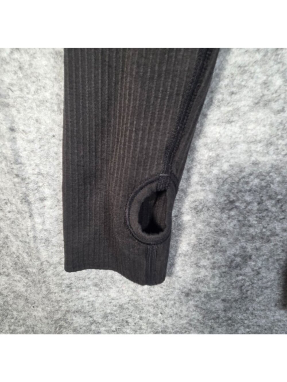 Lululemon Black Seamless Long Sleeve Compression Top Thumbholes Athletic Activew - Picture 6 of 10